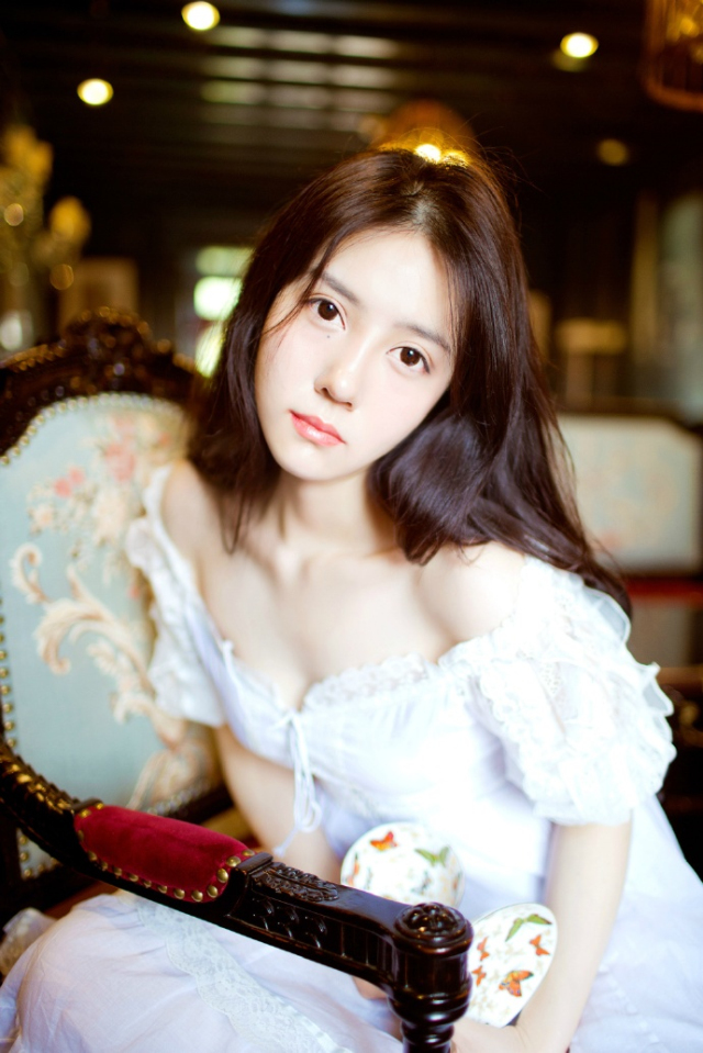 “派人通知曹操吧。”刘备扭头，看向关羽：“王印就请他暂时保管，待他日兵精粮足，再战吕布之时，再请出王印。”